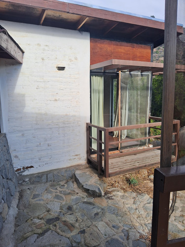 ¡disfruta De La Vida De Campo En Esta Encantadora Casa En L