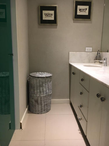 Casa De 5 Ambientes Más 4 Baños