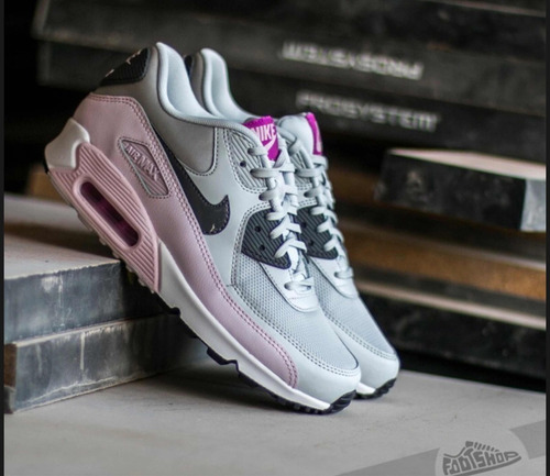 Air Max 90 Essential