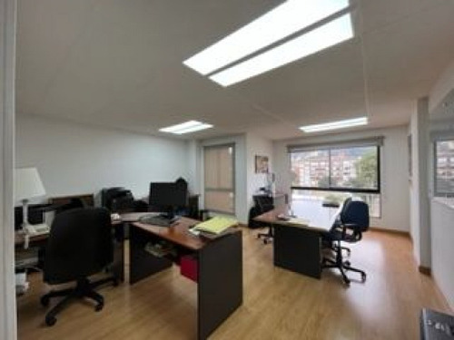 Oficina En Arriendo En Bogotá Santa Barbara Occidental. Cod 9673