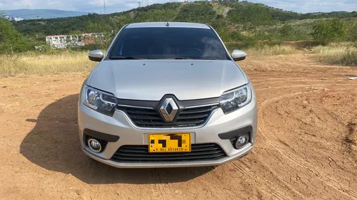 Renault Logan 1.6 Privilege / Intens