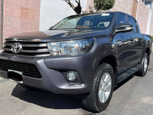 Imagen 4 de 15 de Toyota Hilux 2018 2.7 Cabina Doble Sr Mt