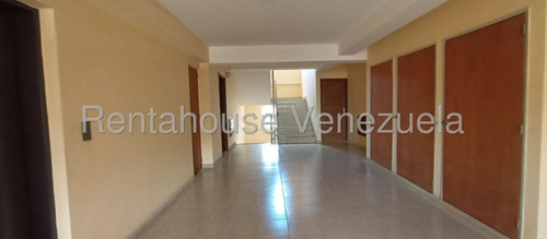 Apartamentoen Alquiler, 2e13389, Rafael Gamarra Trea Para Ud, Mejor Zona Del Oeste De Barquisimeto, Con Fácil Acceso Por La Av Rotaria , Cerca Del Aeropuerto, Universidades Y Z. Industriales. 2hab,2b