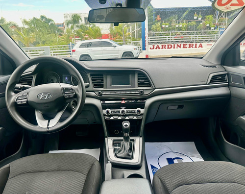 Hyundai Elantra Se 2020