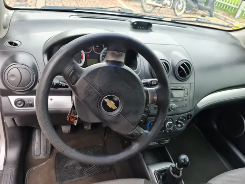 Chevrolet Aveo Emotion 1.6cc Mt Aa 4x2