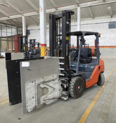 Imagen 20 de 25 de Autoelevador Toyota Fg25 Con Clamp Cascade 2012 Envio A Pais