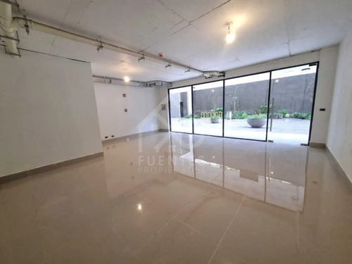 Amplio Local Comercial En Arriendo V.mackenna  - La Florida