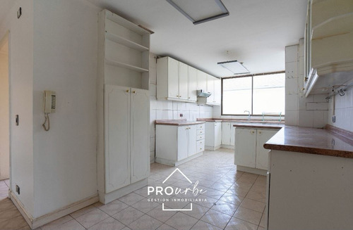 Departamento En Venta De 4 Dorm/190 M2/sector Golf/esc.milit