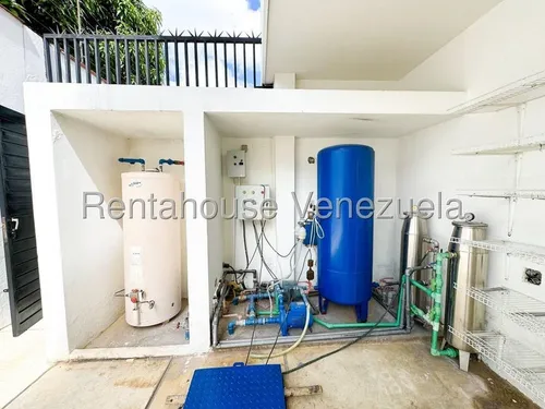 Casa Duplex Con Lindo Jardin En Calle Cerrada En Alquiler Prados Del Este I