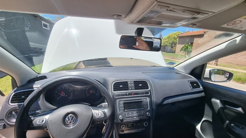 Imagen 8 de 12 de Volkswagen Polo 2016 1.6 Comfortline Tiptronic