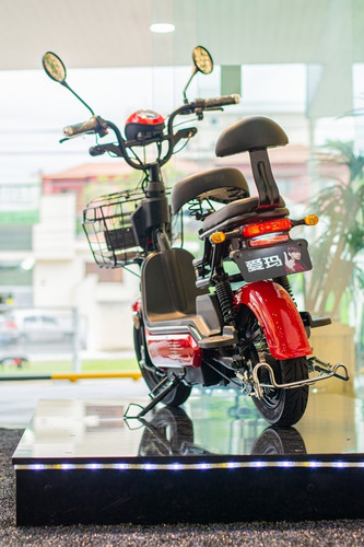 Imagem 2 de 14 de Scooter Eletrica Aima