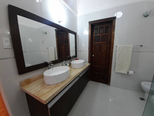 Imagen 13 de 24 de Re/max. Iris Hernandez. Vende Casa (308/300m2). Piedras Pintadas. Valencia. Codigo 125746