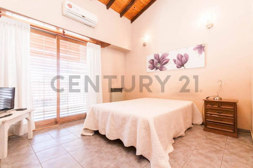 Venta De Casa 5 Ambientes En Lanús Este