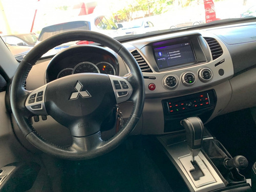 Mitsubishi L200 Triton 3.5 HPE 4X4 CD V6 24V FLEX 4P AUTOMÁTICO
