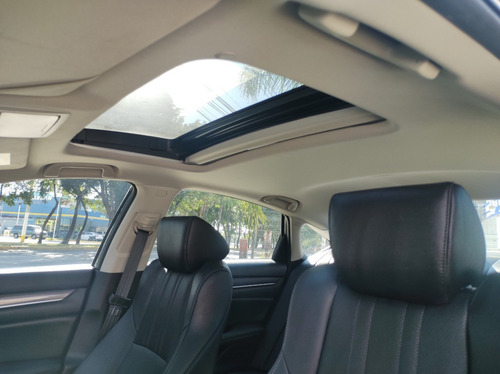 Imagen 10 de 15 de Honda Accord Touring 2019 Gris
