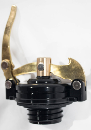 Imagen 4 de 6 de Tapon De Gasolina Retro Con Seguro Para Harley Davidson
