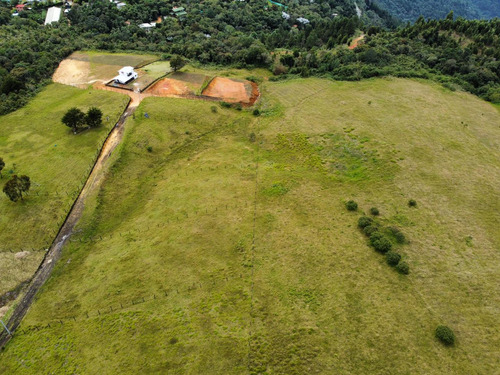 Se Vende Lotes Bien Ubicados, En Terreno Plano,  Sector  Santa Elena 