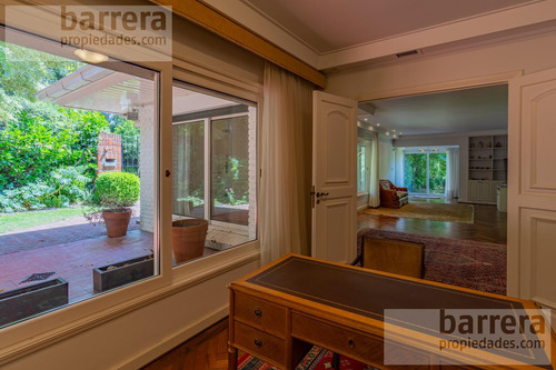 Exclusivo Chalet En Los Troncos: 4 Dormitorios Con Terreno Único