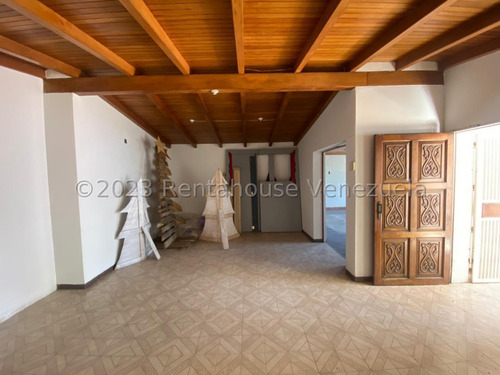 Excelente Casa Comercial En Alquiler Ubicada En Una De Las Principales Avenidas De La Ciudad Barquisimeto Jr