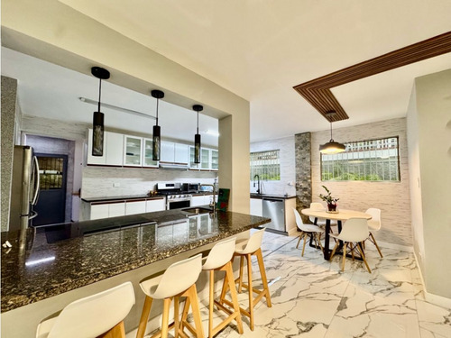 Se Vende Casa 442m2 4h+s/7b/2p Los Naranjos Del Cafetal