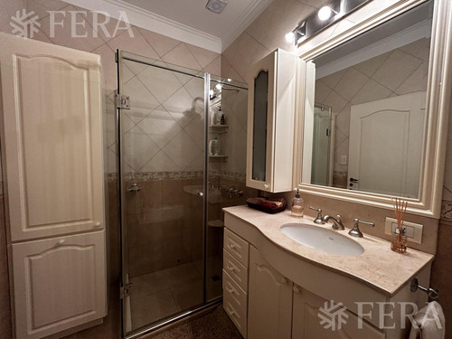 Venta Casa De 5 Ambientes Con Patio Y Cochera En Wilde