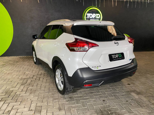 Imagem 8 de 10 de Nissan Kicks 1.6 16v Flexstart S 4p Xtronic