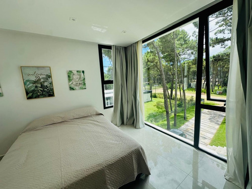 Excelente Casa En Pinamar - Nueva Con Muebles De Diseño