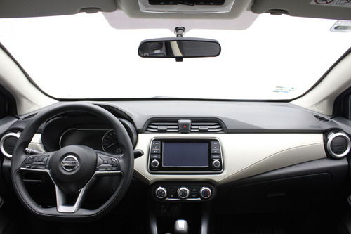 Nissan Versa 1.6 Advance At