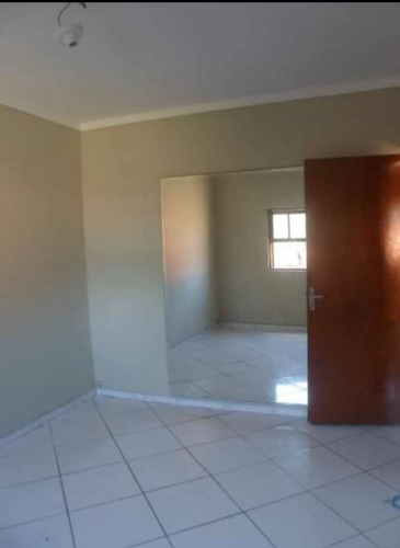 Casa Com 2 Dormitórios, Sala, Cozinha, Banheiro Garagem Para