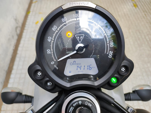 Imagen 7 de 17 de Triumph Street Twin 900 Excelente Estado !!!