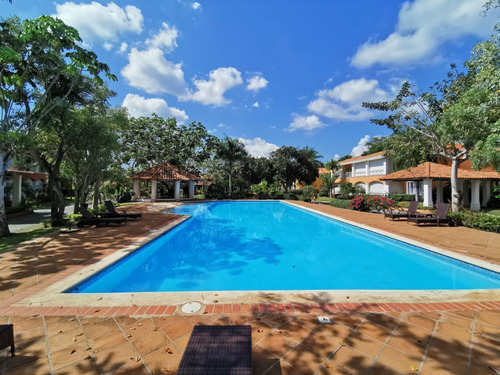 Apartamento De 2 Habitaciones En Las Brisas Guavaberry - Juan Dolio, Con Jardin