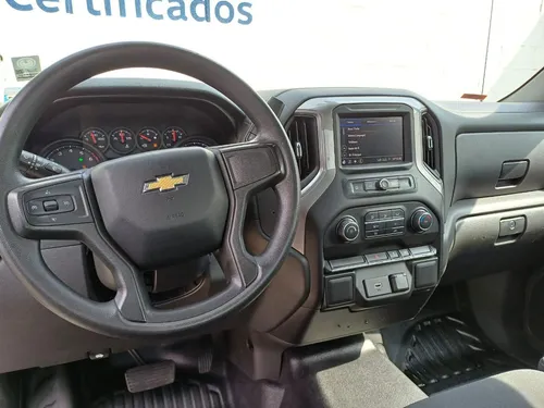 Chevrolet Silverado 4.3 V6 1500 WT Cabina Regular 4x2 At