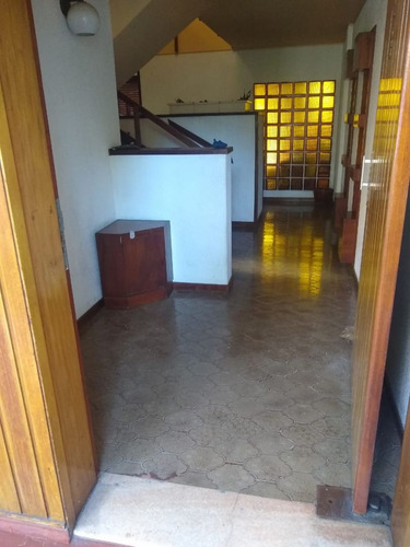 Venta Casa 5 Ambientes Bernal