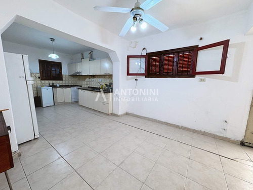 Local, Casa Y Departamento En Venta Sobre Av. Bv. Los Granaderos