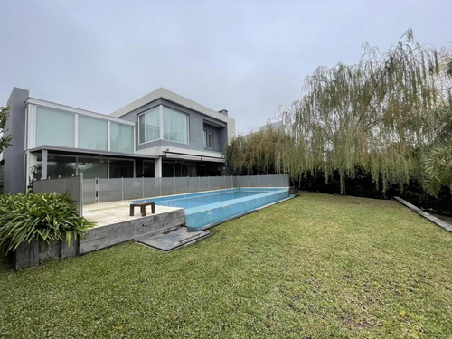 Casa En El Yacht