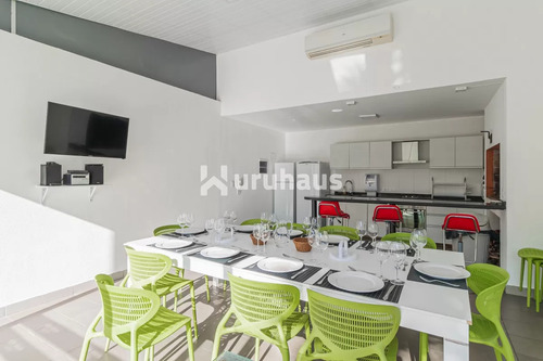 Venta Apartamento Dos Dormitorios Punta Del Este Edificio Icon Brava