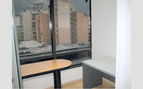 Chacao, Torre Kpmg, Alquilamos Excelente Media Planta De Oficinas De 500 M2.