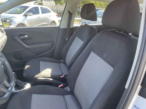 Imagen 10 de 15 de Volkswagen Vento 2019 4p Starline L4/1.6 Aut