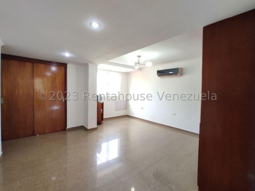 Encuentra Este Apartamento En Venta Modernos Amplio Cómodo Excelente Condominio En Urbanización San Isidro Nela 25-13605