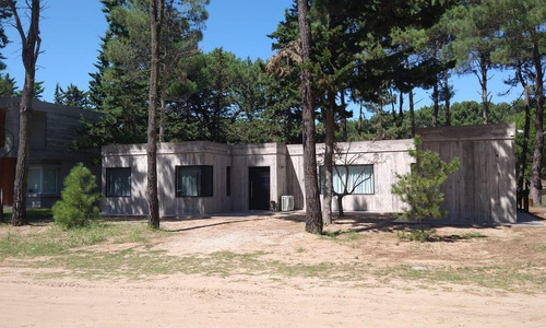 Casa Moderna En Isla Del Golf Con Hermosas Vistas- Alamos- Pinamar