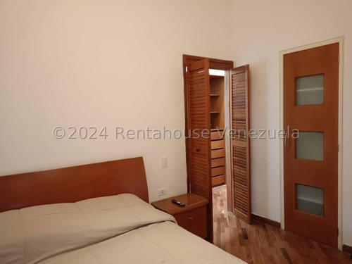 Townhouse En Alquiler, Urb. Lomas De La Trinidad