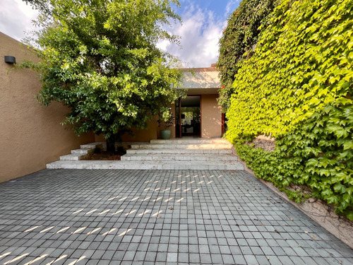 Gran Casa Estilo Mediterránea Excelente Ubicación