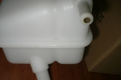 Deposito O Envase De Refrigerante/ Agua Chevrolet Aveo 1.6l