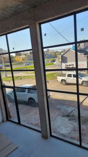 Venta Local A Estrenar Con Cochera Pilar Km 53