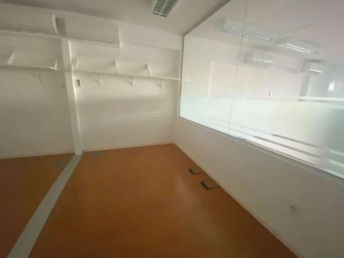 Imagen 3 de 11 de Alquiler De Oficinas En Piso 3, Marigot Office