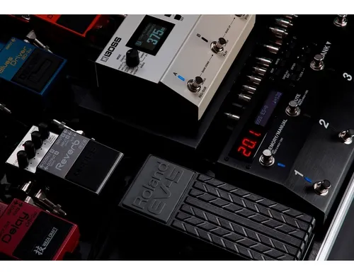 Pedal de efeito Boss Reverb RV-6 preto