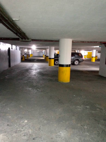 Vende Centro Comercial Avenida Bolivar De Valencia