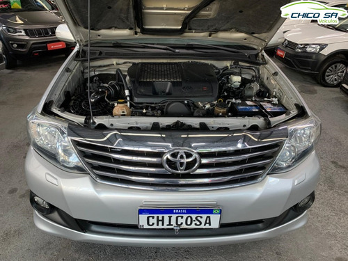 Toyota Hilux SW4 3.0 SRV 4X4 7 LUGARES 16V TURBO INTERCOOLER DIESEL 4P AUTOMÁTICO