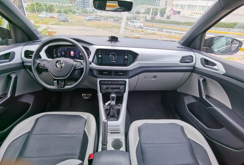 Imagen 12 de 14 de Volkswagen T-cross