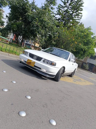 Nissan Sentra 1.6 B13 Lujo